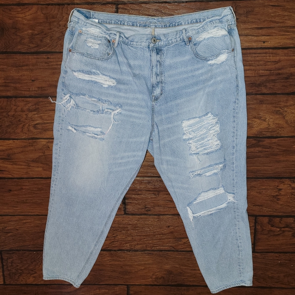 American Eagle Outfitters women's 90s Slim Boyfriend destroyed light wash jeans